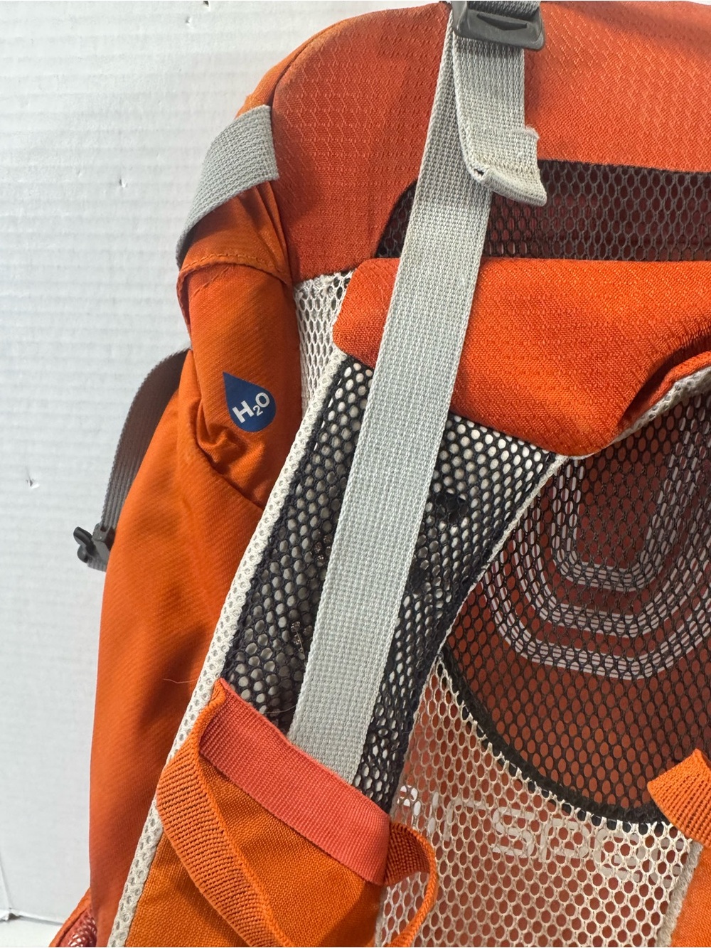 OSPREY stratos 24 hydration Orange Daypack Backpack rain fly - Picture 7 of 10